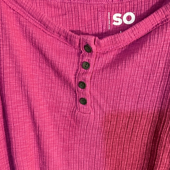 SO Magenta Ribbed Button-Front Ruffle-Hem Tank - Picture 3 of 4